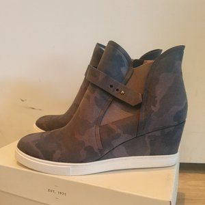 Linea Paolo Freshton Wedge Sneaker Boot Dark